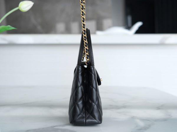 シャネル CHANEL バッグ 新作 2024 Kelly ブラック AS2355 ラムスキン ゴールド金具 - 画像 (4)