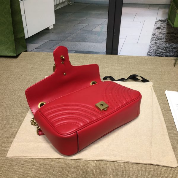 グッチ GGマーモント キルティング スモール ショルダーバッグ レッド ‎‎‎‎443497 AABZC 6832 シェブロンレザー ゴールド金具 - 画像 (6)