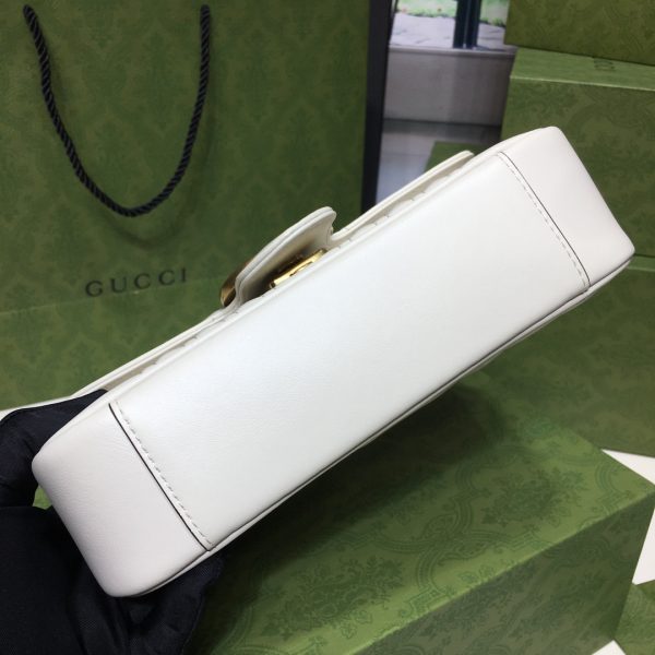 グッチ GGマーモント キルティング ミニバッグ ホワイト ‎‎‎‎‎‎446744 DTDIT 9022 シェブロンレザー ゴールド金具 - 画像 (4)
