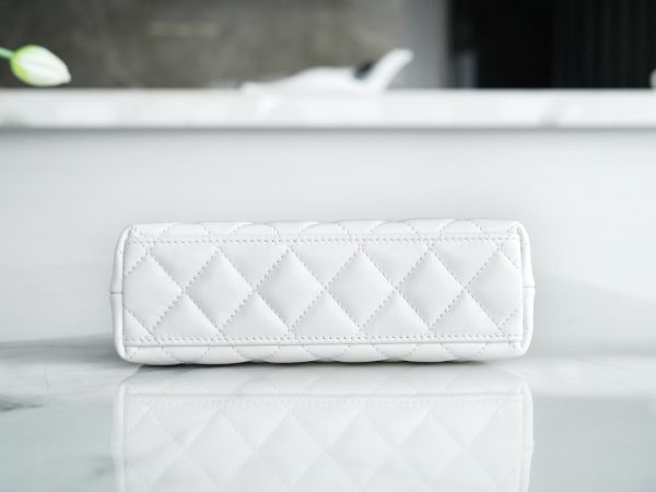 シャネル CHANEL バッグ 新作 2024 Kelly ホワイト AS2355 ラムスキン ゴールド金具 - 画像 (9)
