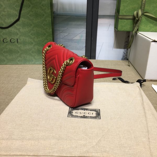 グッチ GGマーモント キルティング ミニバッグ レッド 446744 AABZC 6832 シェブロンレザー ゴールド金具 - 画像 (3)