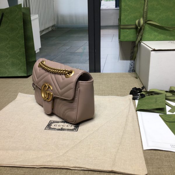 グッチ GGマーモント キルティング ミニバッグ ダスティピンク 446744 DTDIT 5729 シェブロンレザー ゴールド金具 - 画像 (2)