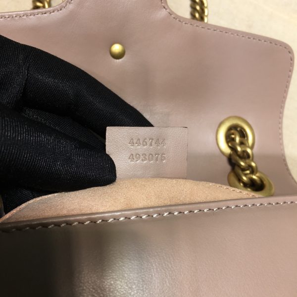 グッチ GGマーモント キルティング ミニバッグ ダスティピンク 446744 DTDIT 5729 シェブロンレザー ゴールド金具 - 画像 (9)