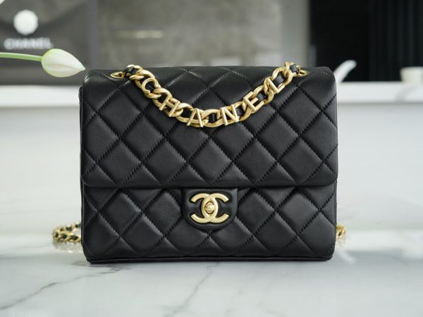 シャネル CHANEL バッグ 新作 2024 ブラック AS2315 ラムスキン ゴールド金具 - 画像 (2)