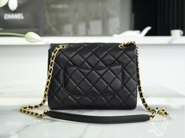 シャネル CHANEL バッグ 新作 2024 ブラック AS2315 ラムスキン ゴールド金具 - 画像 (4)
