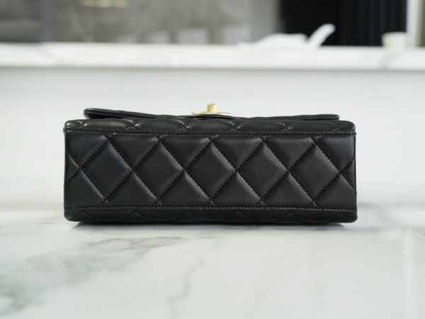 シャネル CHANEL バッグ 新作 2024 ブラック AS2315 ラムスキン ゴールド金具 - 画像 (6)