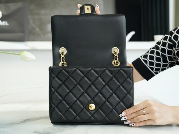 シャネル CHANEL バッグ 新作 2024 ブラック AS2315 ラムスキン ゴールド金具 - 画像 (8)