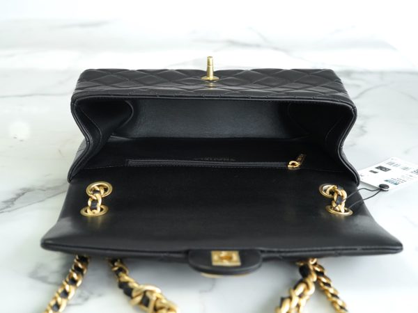 シャネル CHANEL バッグ 新作 2024 ブラック AS2316 ラムスキン ゴールド金具 - 画像 (5)