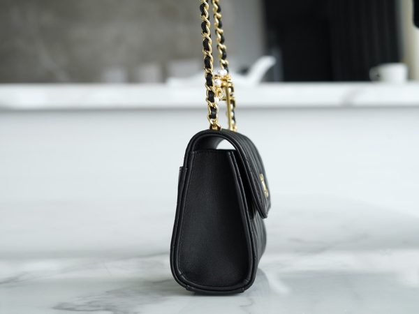 シャネル CHANEL バッグ 新作 2024 ブラック AS2351 ラムスキン ゴールド金具 - 画像 (5)
