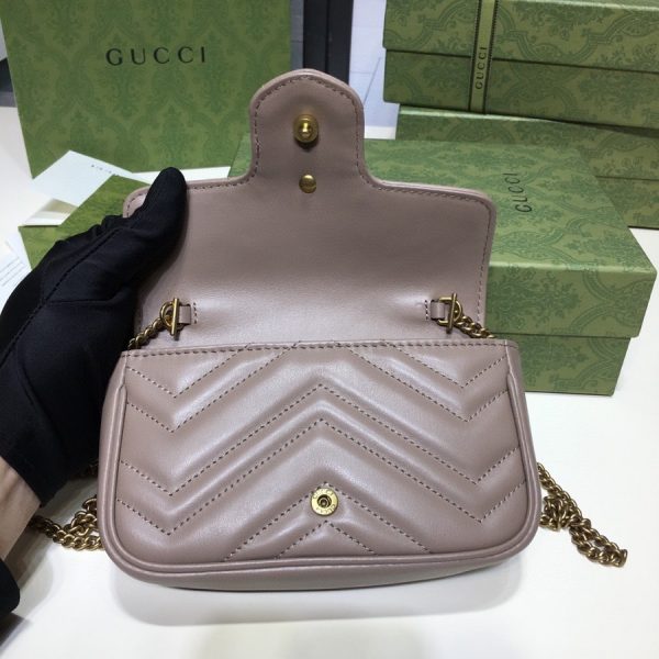 グッチ GGマーモント キルティングレザー スーパーミニバッグ ベージュ ‎476433 DTDCT 5729 シェブロンレザー ゴールド金具 - 画像 (9)