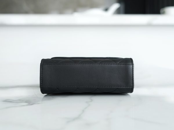 シャネル CHANEL バッグ 新作 2024 ブラック AS2351 ラムスキン ゴールド金具 - 画像 (9)