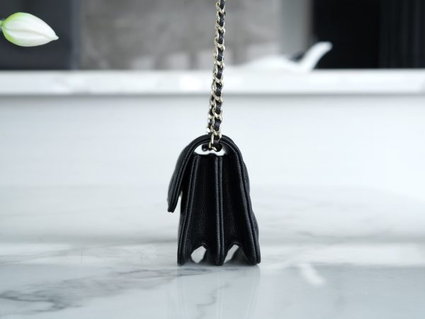 シャネル CHANEL バッグ 新作 2024 ブラック AS2325 キャビアスキン シルバー金具 - 画像 (4)