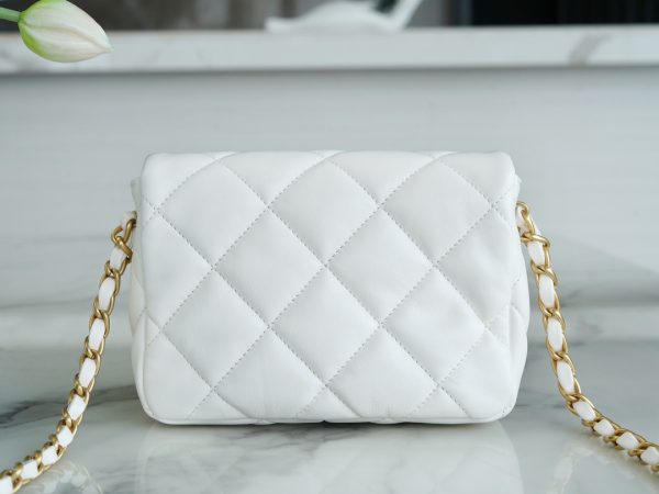 シャネル CHANEL バッグ 新作 2024 ホワイト AS2331 ラムスキン ゴールド金具 - 画像 (3)