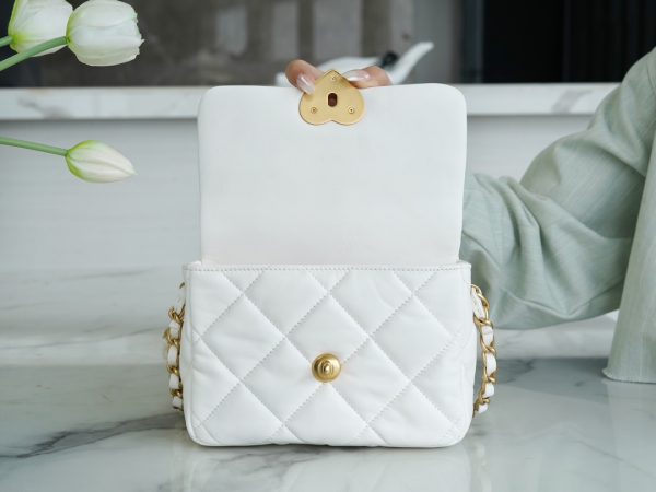 シャネル CHANEL バッグ 新作 2024 ホワイト AS2331 ラムスキン ゴールド金具 - 画像 (5)