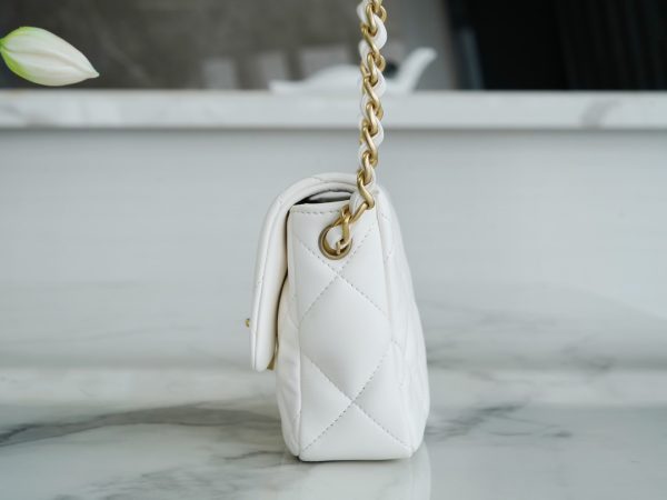 シャネル CHANEL バッグ 新作 2024 ホワイト AS2331 ラムスキン ゴールド金具 - 画像 (8)