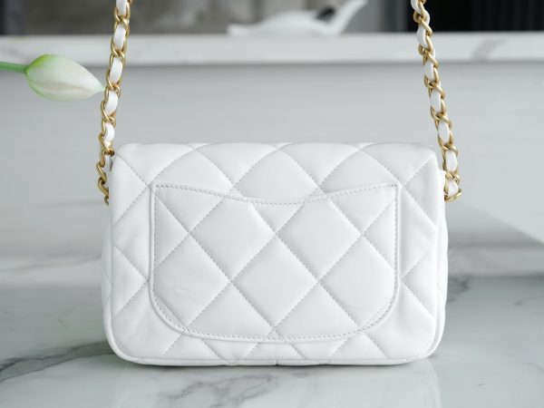 シャネル CHANEL バッグ 新作 2024 ホワイト AS2332 ラムスキン ゴールド金具 - 画像 (3)