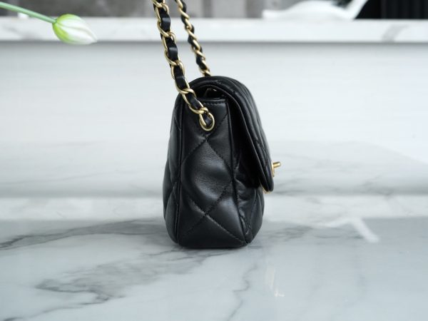 シャネル CHANEL バッグ 新作 2024 ブラック AS2331 ラムスキン ゴールド金具 - 画像 (4)