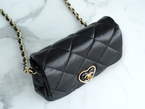 シャネル CHANEL バッグ 新作 2024 ブラック AS2331 ラムスキン ゴールド金具 - 画像 (5)