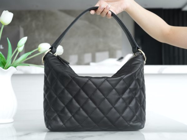 シャネル CHANEL バッグ 新作 2024 ブラック AS2352 ラムスキン シルバー金具 - 画像 (3)