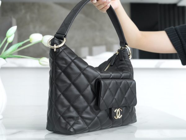 シャネル CHANEL バッグ 新作 2024 ブラック AS2352 ラムスキン シルバー金具 - 画像 (4)