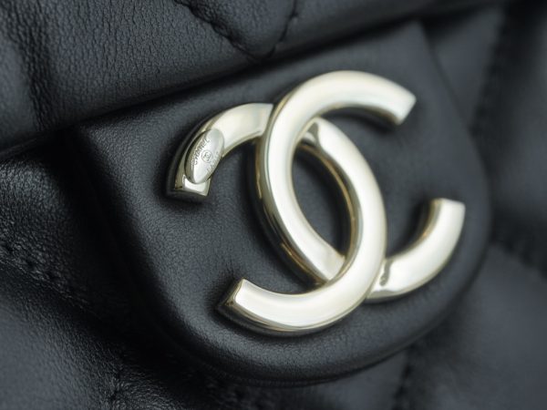 シャネル CHANEL バッグ 新作 2024 ブラック AS2352 ラムスキン シルバー金具 - 画像 (9)