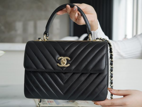 シャネル CHANEL バッグ 新作 2024 TrendyCC ブラック AS323 カーフスキン ゴールド金具 - 画像 (2)