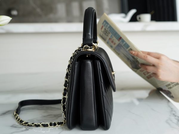 シャネル CHANEL バッグ 新作 2024 TrendyCC ブラック AS323 カーフスキン ゴールド金具 - 画像 (3)