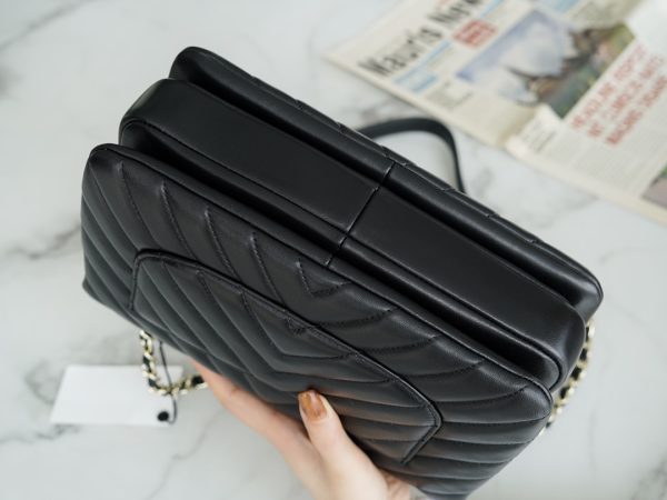 シャネル CHANEL バッグ 新作 2024 TrendyCC ブラック AS323 カーフスキン ゴールド金具 - 画像 (5)