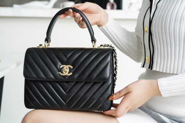 シャネル CHANEL バッグ 新作 2024 TrendyCC ブラック AS323 カーフスキン ゴールド金具 - 画像 (9)