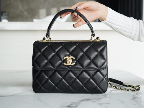 シャネル CHANEL バッグ 新作 2024 TrendyCC ブラック AS3233 ラムスキン ゴールド金具 - 画像 (2)