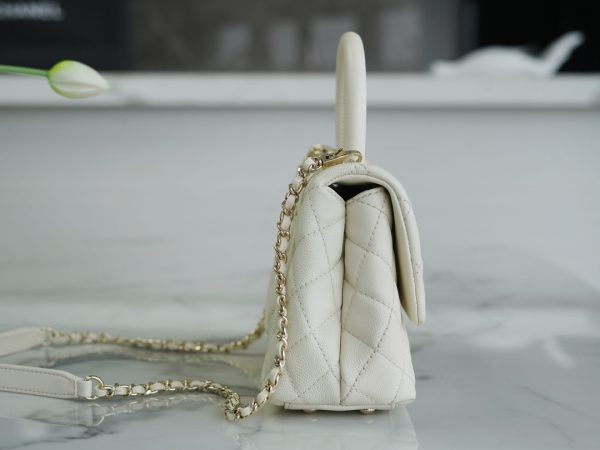 シャネル CHANEL バッグ 新作 2024 Coco Handle アイボリー AS5503 キャビアスキン ゴールド金具 - 画像 (3)