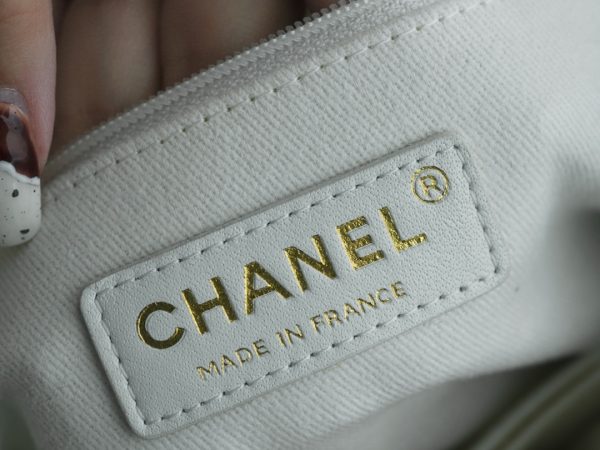 シャネル CHANEL バッグ 新作 2024 Coco Handle アイボリー AS5503 キャビアスキン ゴールド金具 - 画像 (8)