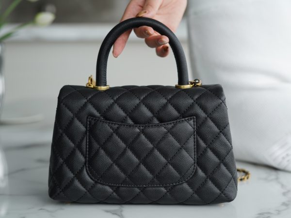 シャネル CHANEL バッグ 新作 2024 Coco Handle ブラック AS5503 キャビアスキン ゴールド金具 - 画像 (4)