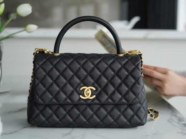 シャネル CHANEL バッグ 新作 2024 Coco Handle ブラック AS5505 キャビアスキン ゴールド金具 - 画像 (2)