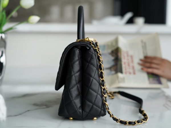 シャネル CHANEL バッグ 新作 2024 Coco Handle ブラック AS5505 キャビアスキン ゴールド金具 - 画像 (5)
