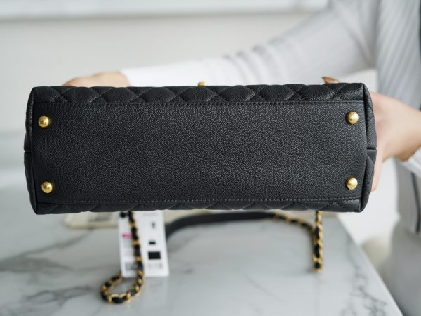 シャネル CHANEL バッグ 新作 2024 Coco Handle ブラック AS5505 キャビアスキン ゴールド金具 - 画像 (6)