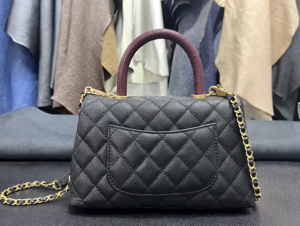 シャネル CHANEL バッグ 新作 2024 Coco Handle ブラック AS7707 キャビアスキン ゴールド金具 - 画像 (5)