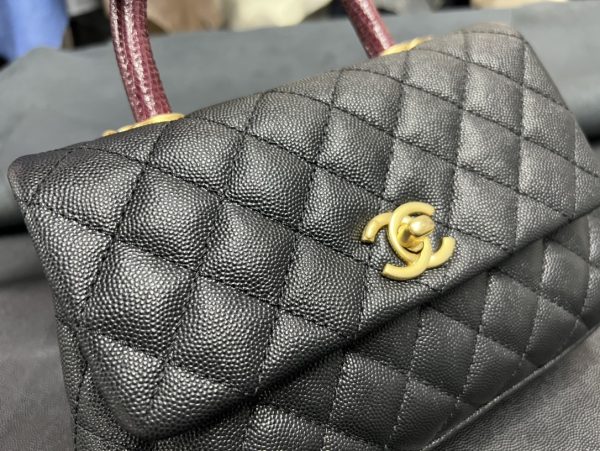 シャネル CHANEL バッグ 新作 2024 Coco Handle ブラック AS7707 キャビアスキン ゴールド金具 - 画像 (6)