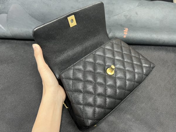 シャネル CHANEL バッグ 新作 2024 Coco Handle ブラック AS7707 キャビアスキン ゴールド金具 - 画像 (9)