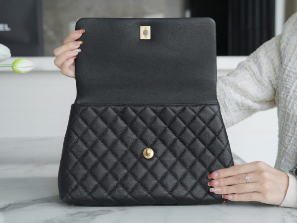 シャネル CHANEL バッグ 新作 2024 Coco Handle ブラック AS7708 キャビアスキン ゴールド金具 - 画像 (3)