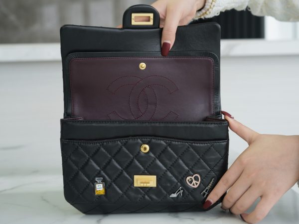シャネル CHANEL バッグ 新作 2024 2.55 ブラック AS37586 ラムスキン ゴールド金具 - 画像 (3)