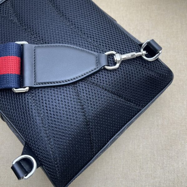 グッチ GG クロスボディバッグ ブラック 771164 KAAAJ 1143 GGスプリーム キャンバス/レザー シルバー金具 - 画像 (6)