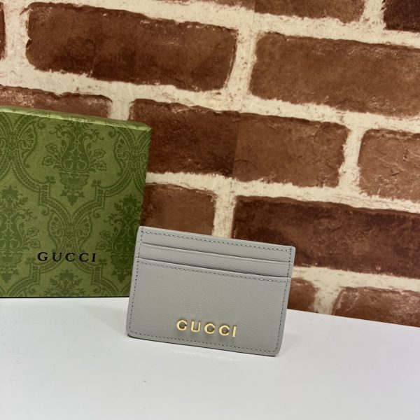 グッチ Logo card holder 財布 レディース 春夏 2024 新作 ライトグレー 773428 0OP0N 1440 レザー ゴールド金具