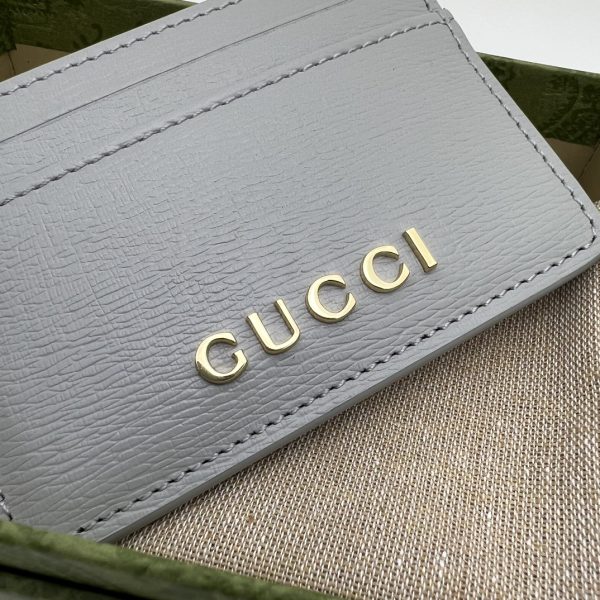 グッチ Logo card holder 財布 レディース 春夏 2024 新作 ライトグレー 773428 0OP0N 1440 レザー ゴールド金具 - 画像 (3)