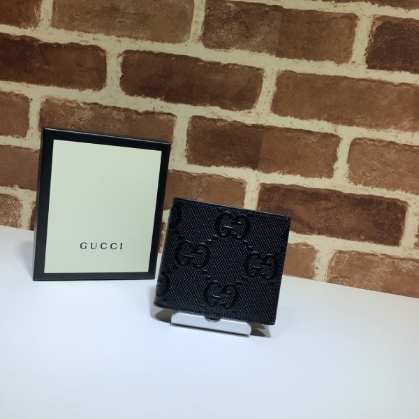グッチ GGエンボス コインウォレット 二つ折り財布 ブラック 625558 レザー シルバー金具