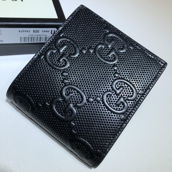 グッチ GGエンボス コインウォレット 二つ折り財布 ブラック 625558 レザー シルバー金具 - 画像 (3)