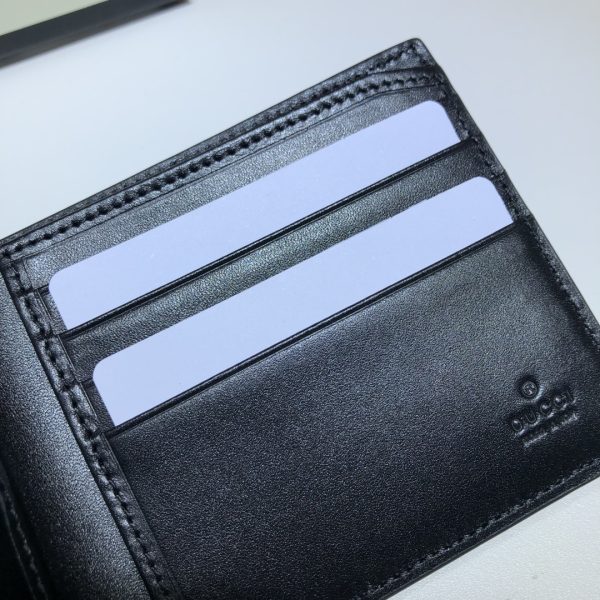 グッチ GGエンボス コインウォレット 二つ折り財布 ブラック 625558 レザー シルバー金具 - 画像 (5)
