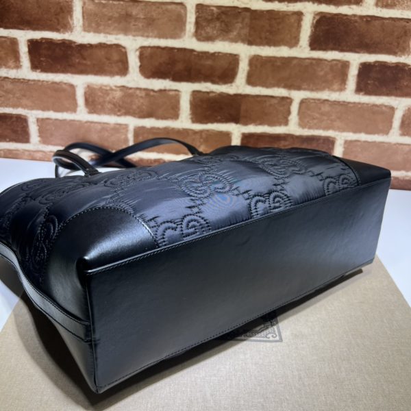 グッチ GGマトラッセ ミディアム トートバッグ ブルー 631685 UM8IG 4157 GGマトラッセ シルバー金具 - 画像 (4)