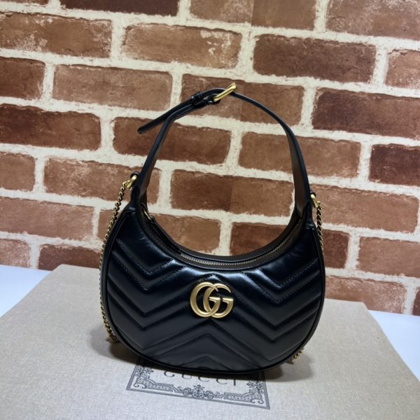 グッチ GGマーモント ハーフムーンシェイプ ミニバッグ ブラック 699514 DTDHT 1000 レザー ゴールド金具
