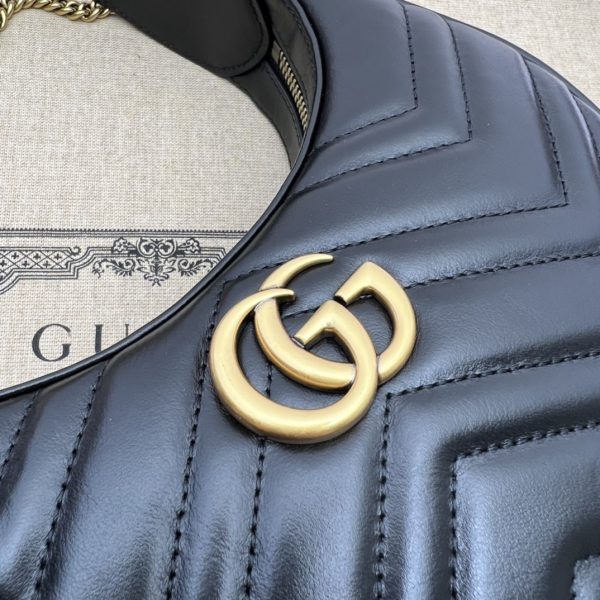 グッチ GGマーモント ハーフムーンシェイプ ミニバッグ ブラック 699514 DTDHT 1000 レザー ゴールド金具 - 画像 (5)